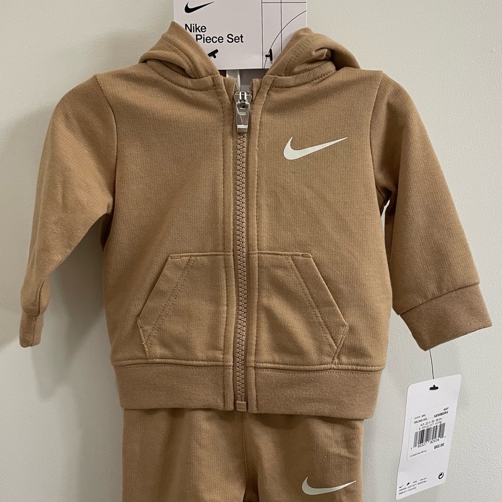 NWT Nike Newborn Hoodie & Sweatpants Set